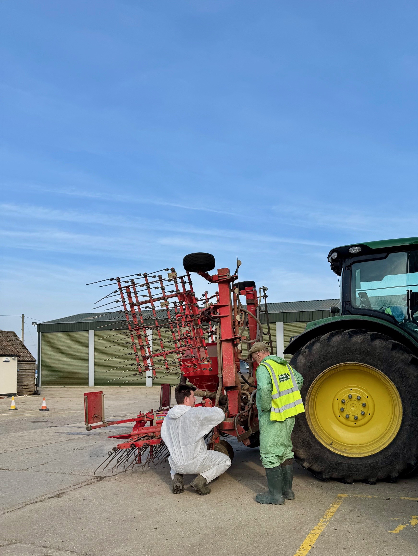 Level 2 PA4(s) & PA4(g) Combined – Pesticides Slug Pellets and Granular Applicators Course & Assessment