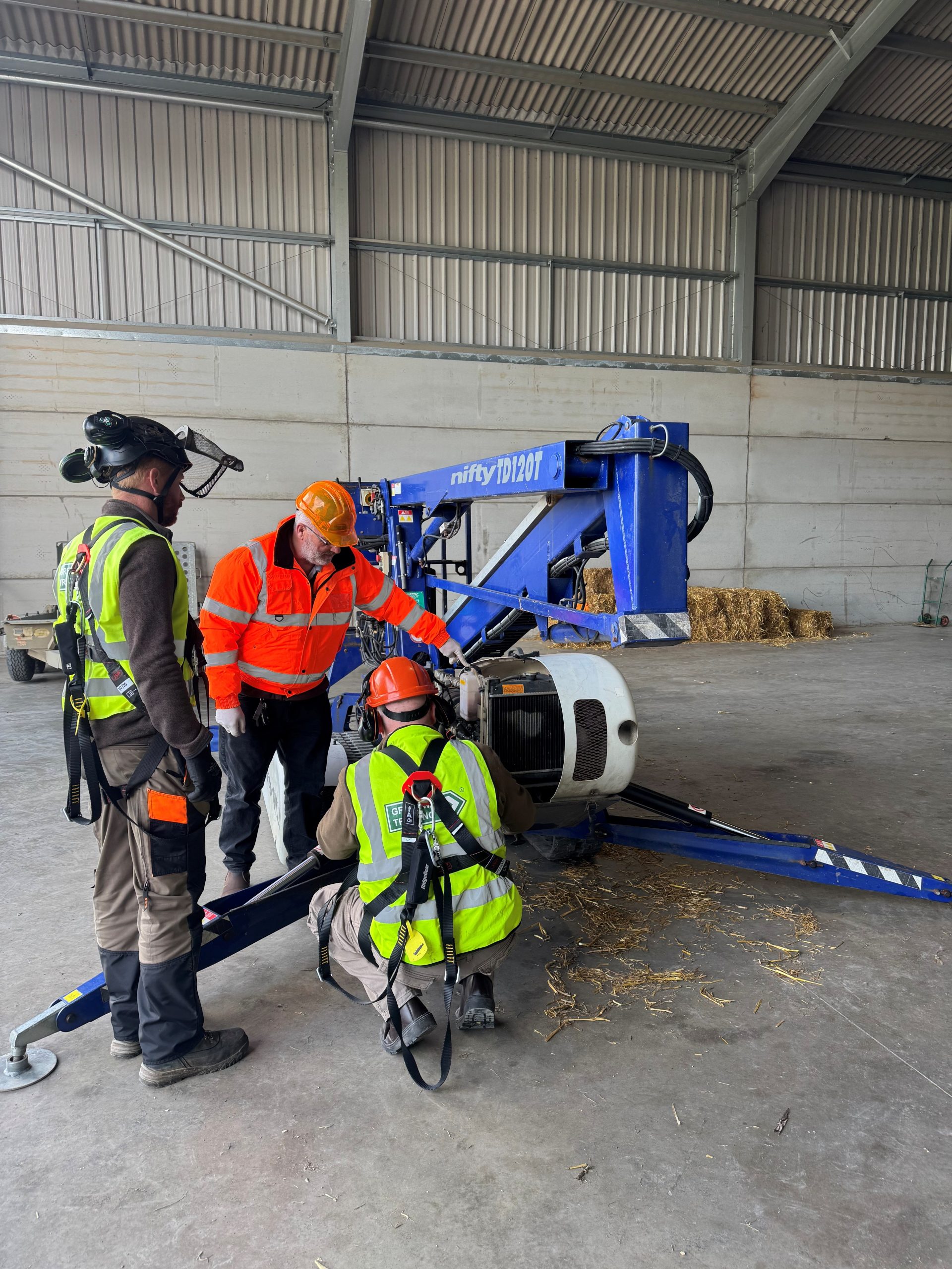 LANTRA Awards in Mobile Elevated Work Platform – MEWP Course